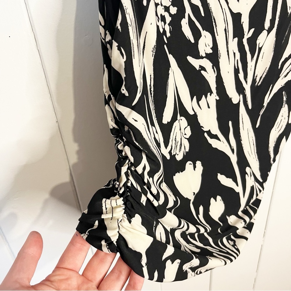 Suzy Shier Black and White Floral Top and Skirt Set. Size Medium. NWT. - Picture 7 of 12